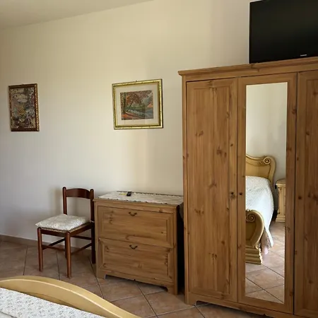 ホテル Garni Marika ガルニャーノ